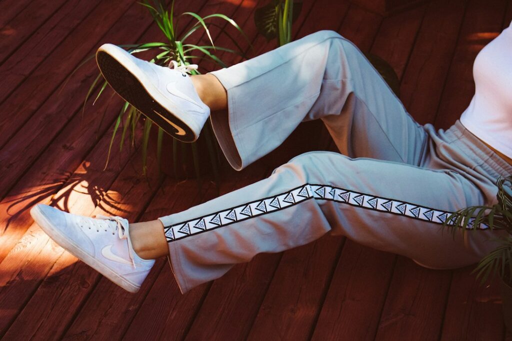 Welke schoenen onder een pantalon? Dit werkt voor dames