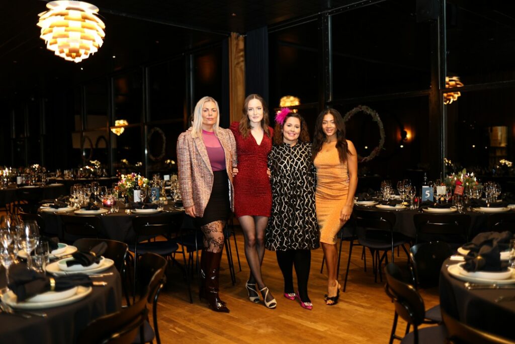 Dresscode gala dames: wat draag je en hoe doe je het goed? Dresscode gala dames: wat draag je en hoe doe je het goed?