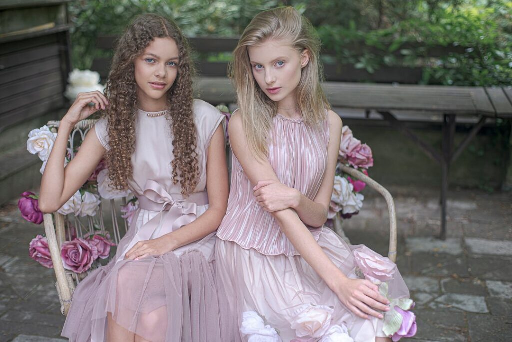 Dresscode pastel chique: dit draag je (en dit niet)