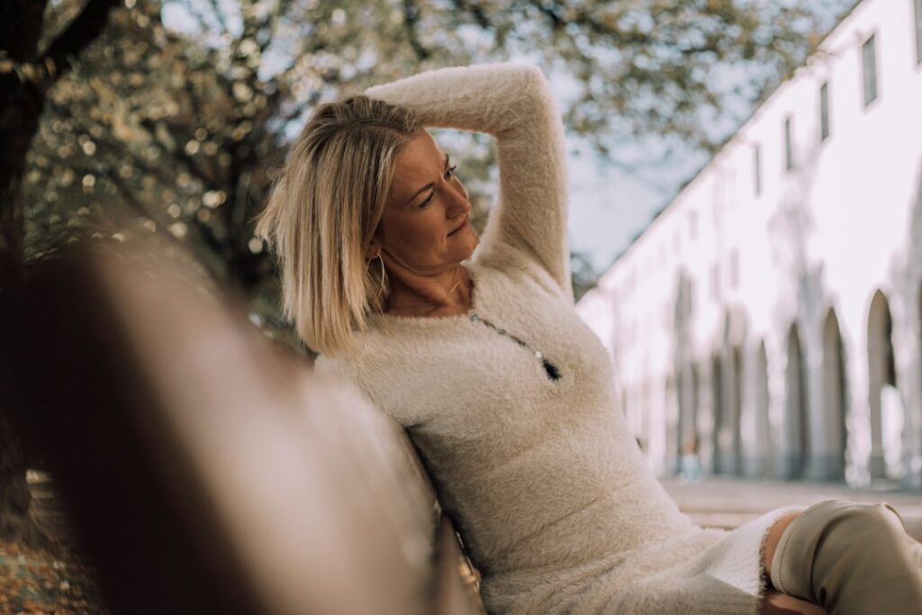 Tenue de ville dresscode voor dames: dit wordt er precies van je verwacht