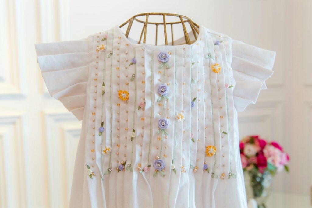 Dresscode pastel chique voor dames: dit draag je (en dit niet) Dresscode pastel chique voor dames: dit draag je (en dit niet)