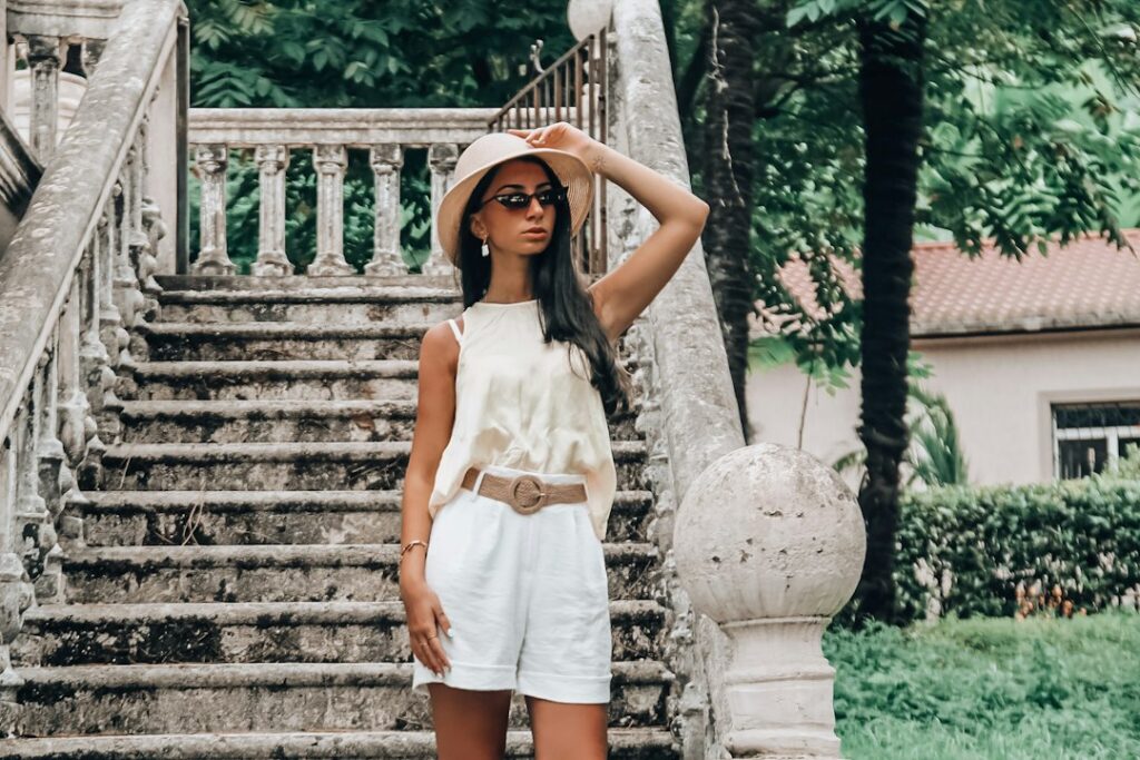 Dresscode summer chic dames: wat draag je en wat vermijd je Dresscode summer chic dames: wat draag je en wat vermijd je