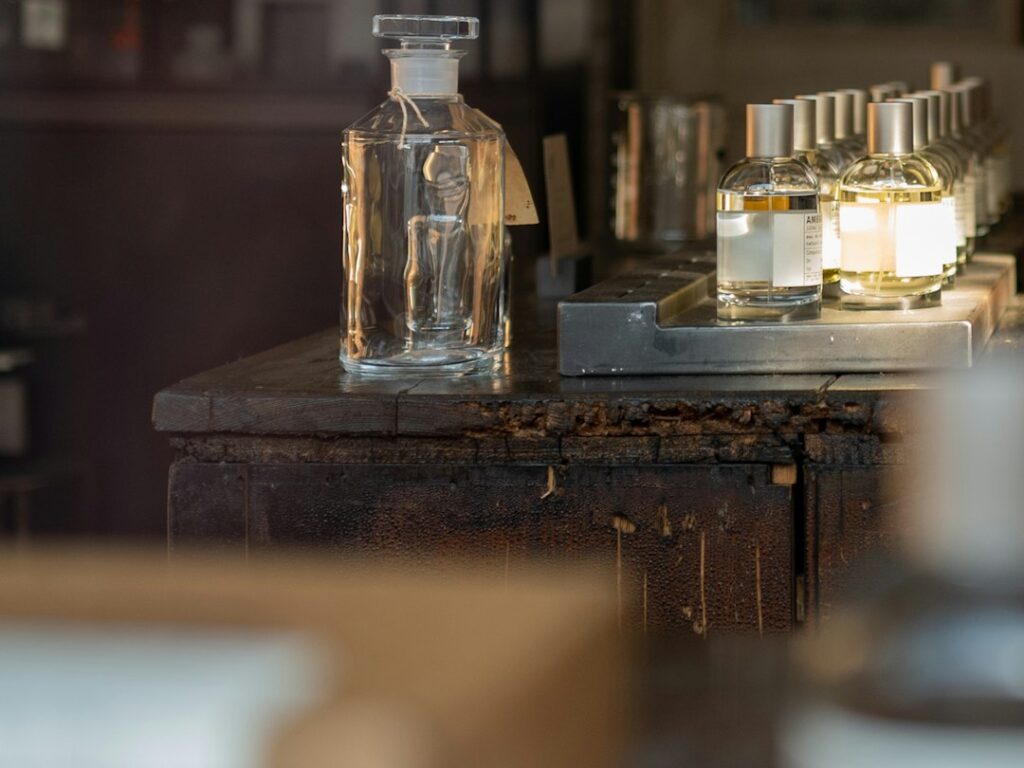 Hoe wordt parfum gemaakt? Het volledige productieproces uitgelegd Hoe wordt parfum gemaakt? Het volledige productieproces uitgelegd